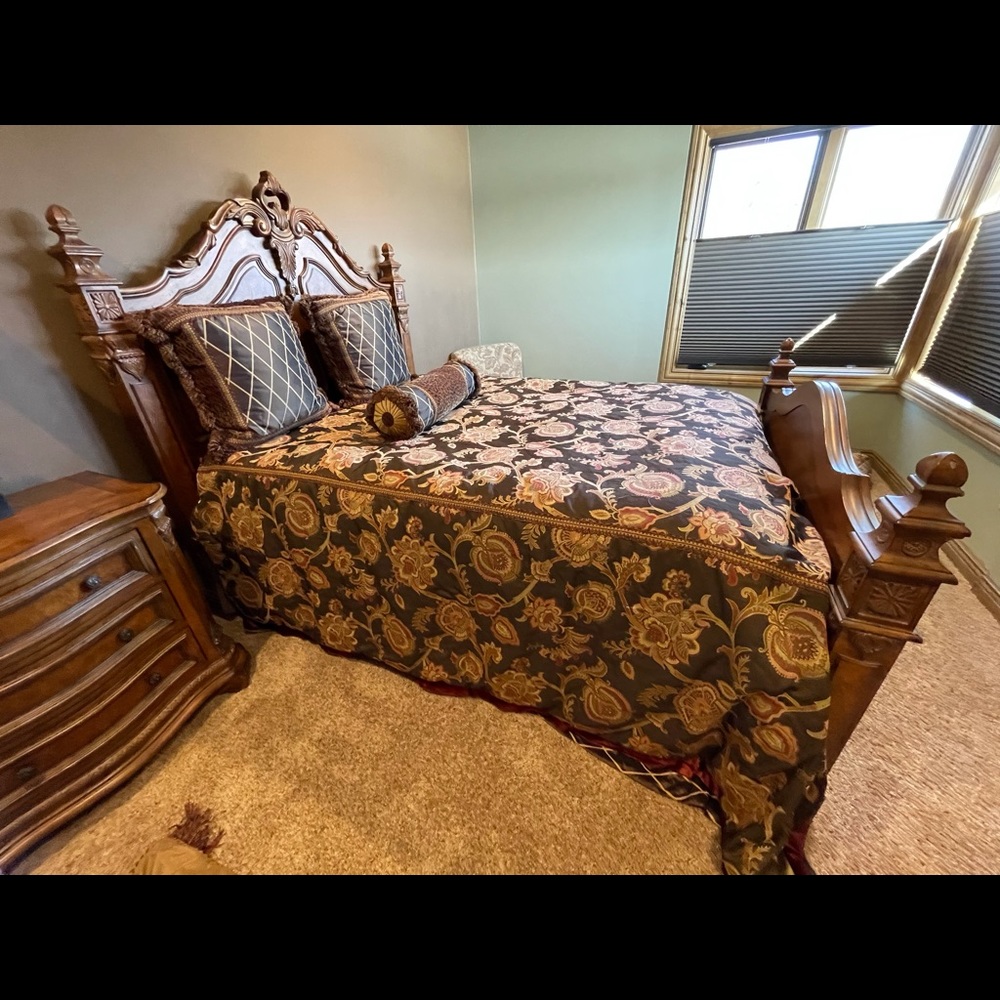 Eastern Accents King Size Luxury Bedding